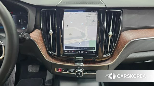 Volvo XC60 second Generation 2023 Белый из Кореи, фото 4