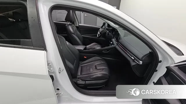 Hyundai The New Avante (CN7) 2023 Белый из Кореи, фото 4