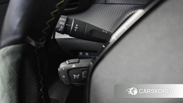 Peugeot e-208 second Generation 2023 Синий из Кореи, фото 4