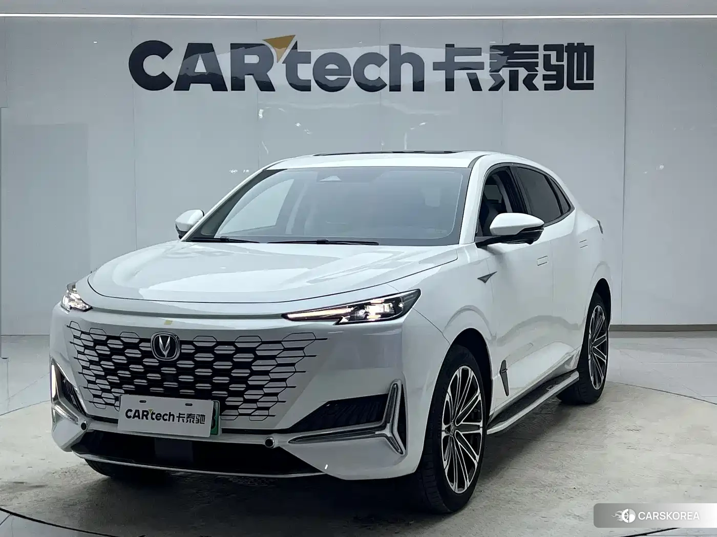 Chang'an Changan UNI-K Smart iDD 2022 Белый из Китая, фото 4