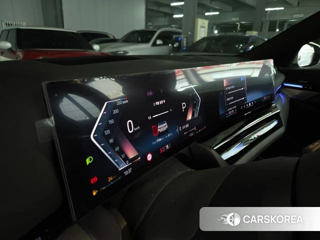 BMW 5 Series (G60) 2023 Белый из Кореи, фото 4