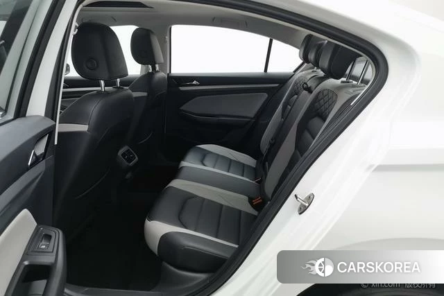 Volkswagen Bora 2024 Белый из Китая, фото 4