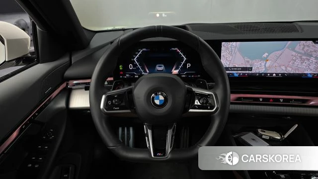 BMW 5 Series (G60) 2023 Белый из Кореи, фото 4