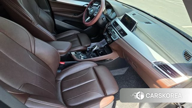 BMW X1 (F48) 2022 Черный из Кореи, фото 4
