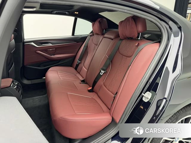 BMW 5 series 2021 Черный из Китая, фото 4