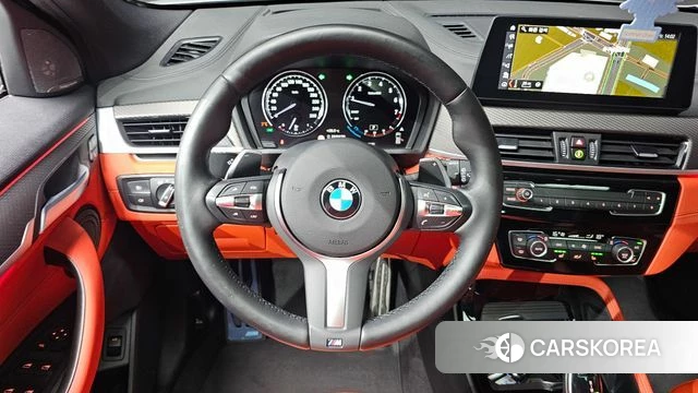BMW X2 (F39) 2023 Светло-серебряный цвет из Кореи, фото 4