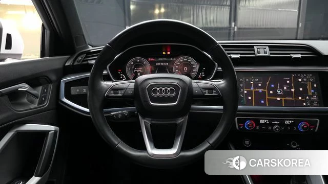 Audi Q3 (F3) 2023 Белый из Кореи, фото 4