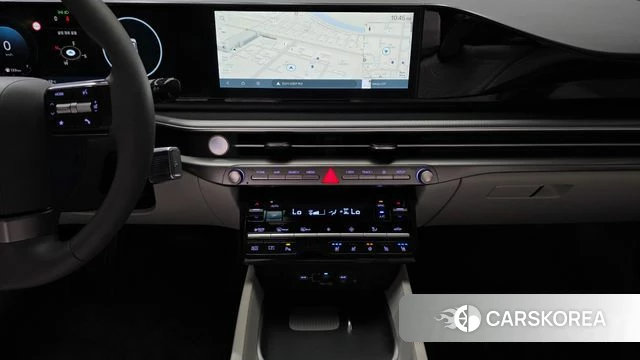Hyundai Grandeur Hybrid (GN7) 2024 Светло-серебряный цвет из Кореи, фото 4
