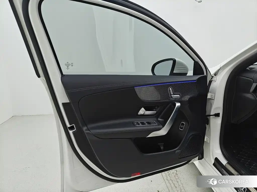 Mercedes-Benz A-Class 2023 Белый из Китая, фото 4