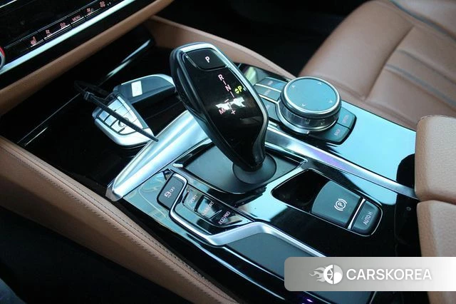 BMW 5 Series (G30) 2018 Белый из Кореи, фото 4