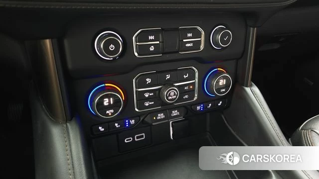 Chevrolet (GM Daewoo) Tahoe 2022 Черный из Кореи, фото 4