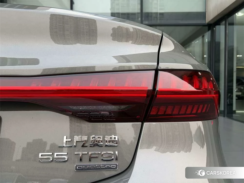 Audi A7L 2024 Шампань из Китая, фото 4
