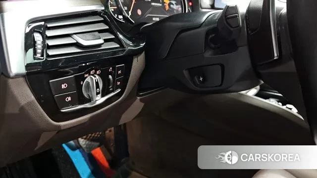 BMW 5 Series (G30) 2018 Серый из Кореи, фото 4