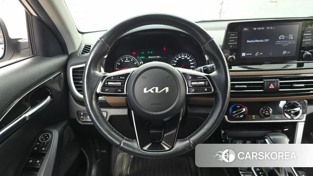 Kia Seltos 2022 Белый из Кореи, фото 4