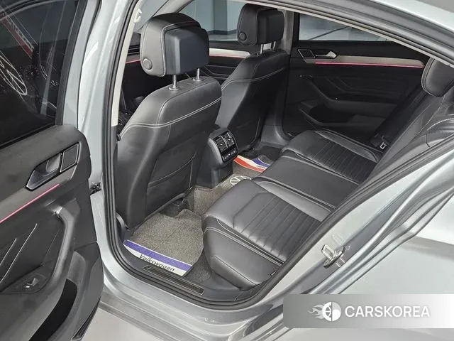 Volkswagen Passat GT (B8) 2021 Серебряный из Кореи, фото 4