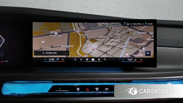 BMW 7 Series (G70) 2023 Светло-серебряный цвет из Кореи, фото 4