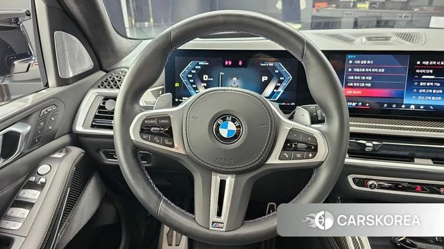 BMW X7 (G07) 2024 Светло-серебряный цвет из Кореи, фото 4