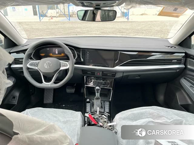 Volkswagen Passat 2025 Черный из Китая, фото 4