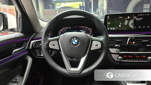 BMW 5 Series (G30) 2022 Белый из Кореи, фото 4