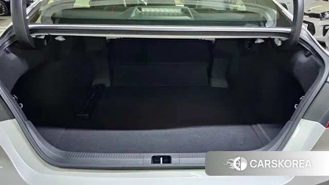 Toyota Camry (XV70) 2023 Белый из Кореи, фото 4