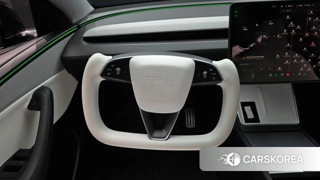 Tesla Model Y 2025 Черный из Кореи, фото 4