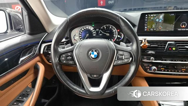 BMW 5 Series (G30) 2018 Белый из Кореи, фото 4