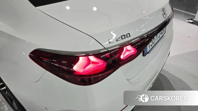 Mercedes-Benz E-Class W214 2025 Белый из Кореи, фото 4