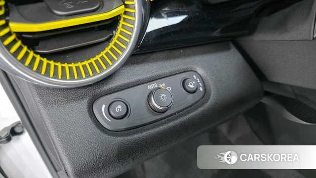 Chevrolet (GM Daewoo) Trax Crossover 2023 Белый из Кореи, фото 4