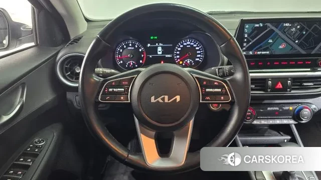 Kia The New K3 2nd generation 2021 Белый из Кореи, фото 4