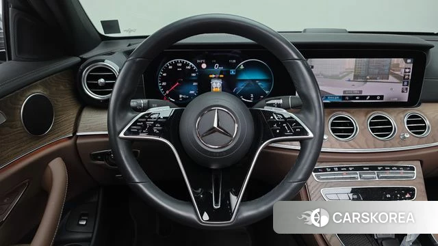 Mercedes-Benz E-Class W213 2023 Серебристо-серый из Кореи, фото 4