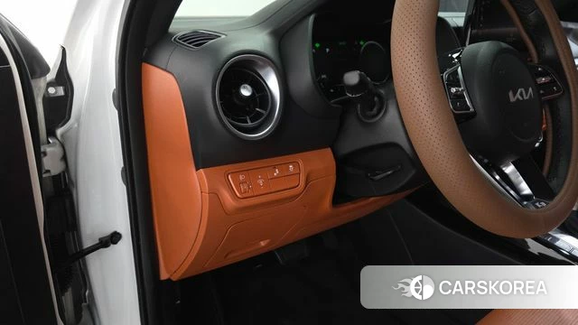 Kia The New K3 2nd generation 2021 Белый из Кореи, фото 4