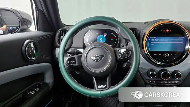 Mini Cooper S Countryman 2023 Светло-серебряный цвет из Кореи, фото 4