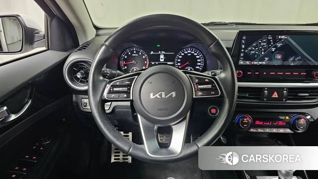 Kia The New K3 2nd generation 2023 Белый из Кореи, фото 4