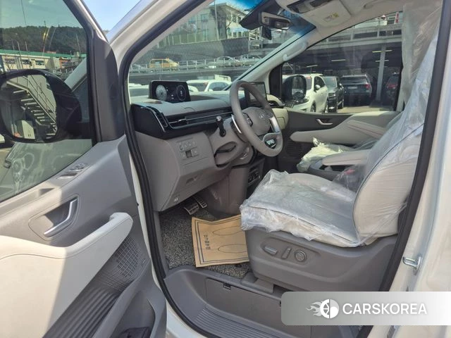 Hyundai Staria 2024 Белый из Кореи, фото 4