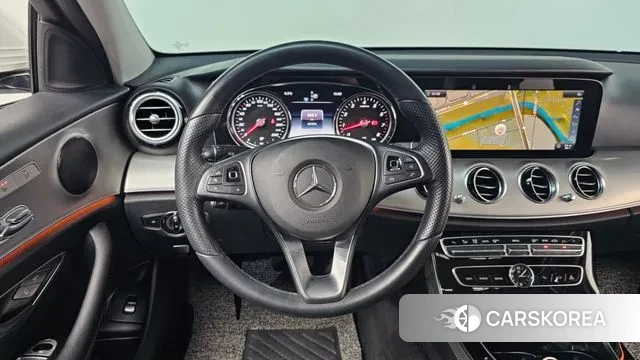 Mercedes-Benz E-Class W213 2018 Белый из Кореи, фото 4