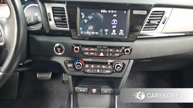 Kia Niro EV 2021 Серебряный из Кореи, фото 4