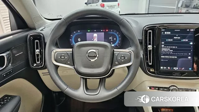 Volvo XC40 2025 Белый из Кореи, фото 4