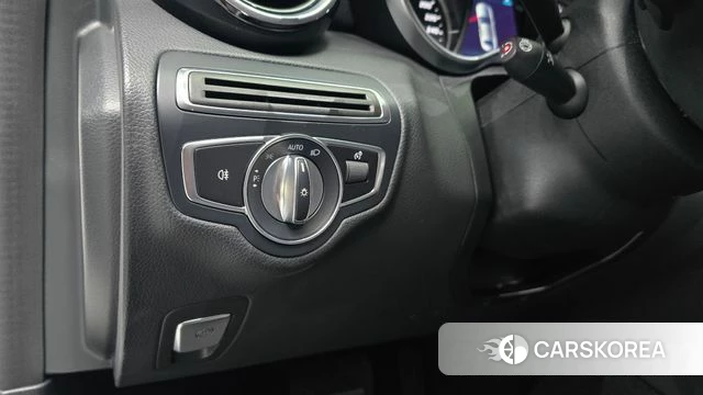 Mercedes-Benz C-Class W205 2020 Белый из Кореи, фото 4