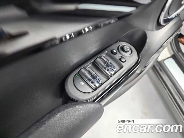 Mini Cooper 2022 Серебряный из Кореи, фото 4