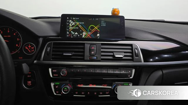 BMW 3 Series (F30) 2018 Белый из Кореи, фото 4