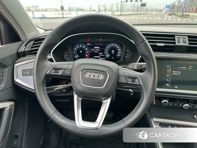 Audi Q3 2019 Темно-серый из Китая, фото 4