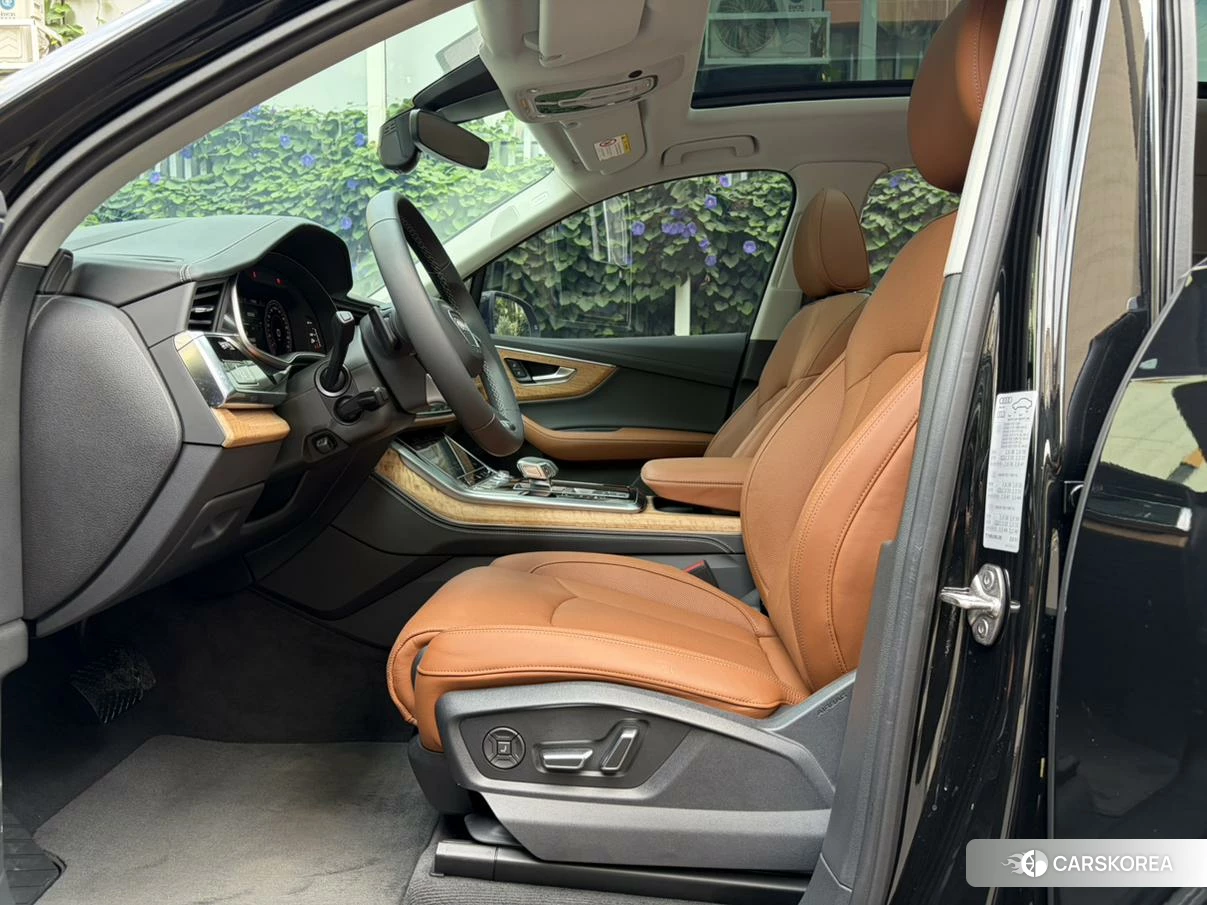 Audi Q7 2024 Черный из Китая, фото 4
