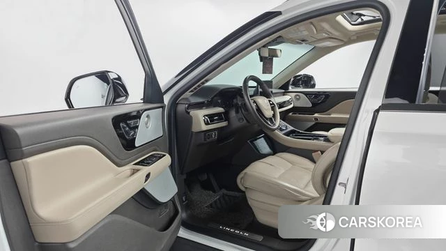 Lincoln Aviator 2nd generation 2023 Белый из Кореи, фото 4