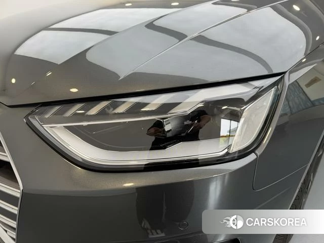 Audi A4L 2022 Темно-серый из Китая, фото 4