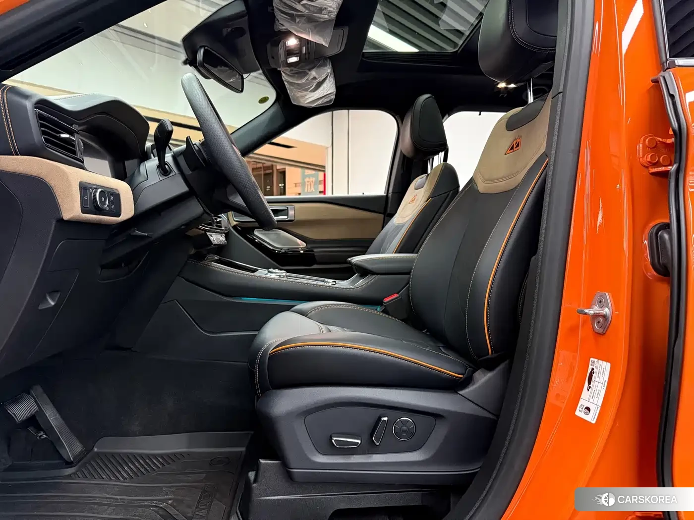 Ford Explorer 2025 Yellow/orange из Китая, фото 4