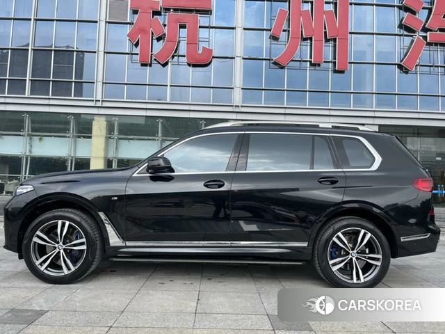 BMW X7 2021 Черный из Китая, фото 4