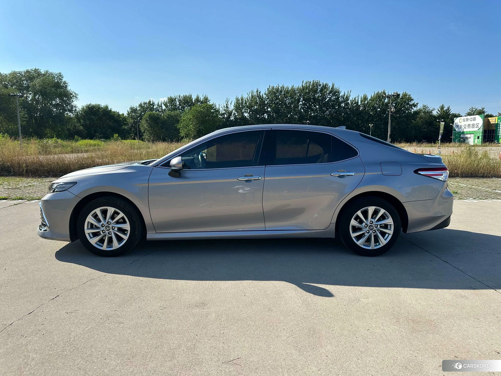 Toyota Camry 2021 Темно-серый из Китая, фото 4