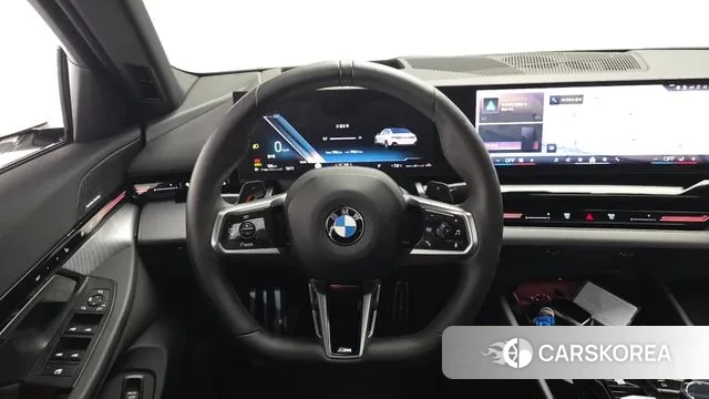 BMW 5 Series (G60) 2024 Белый из Кореи, фото 4