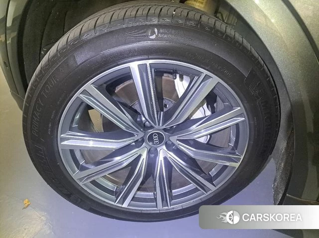 Audi Q8 (4M) 2021 Серый из Кореи, фото 4