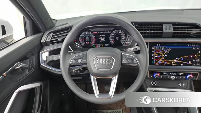 Audi Q3 (F3) 2023 Белый из Кореи, фото 4